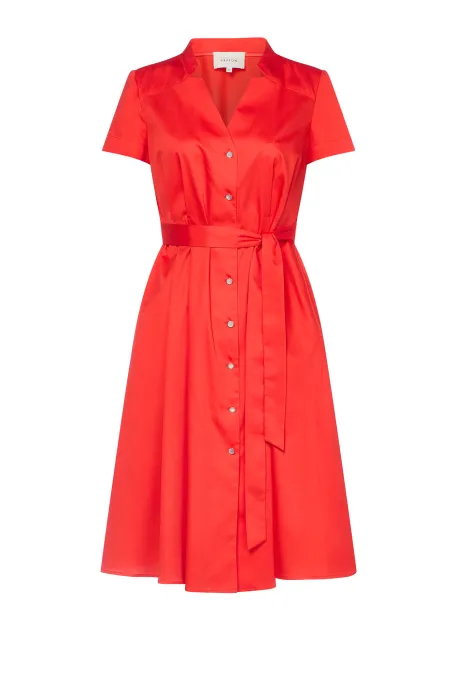 Červené košilové šaty