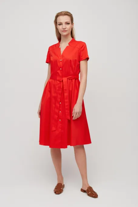 Červené košilové šaty