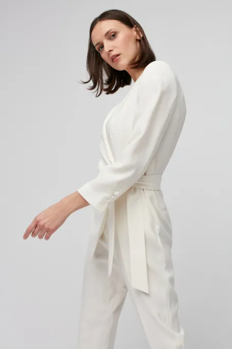 Overal vázaný na boku