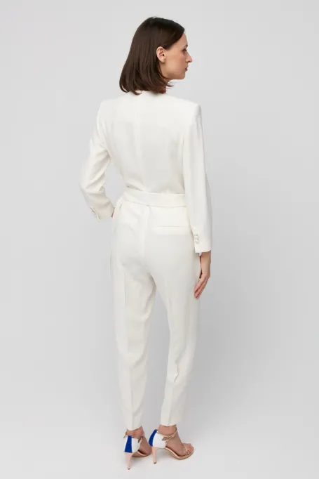 Overal vázaný na boku