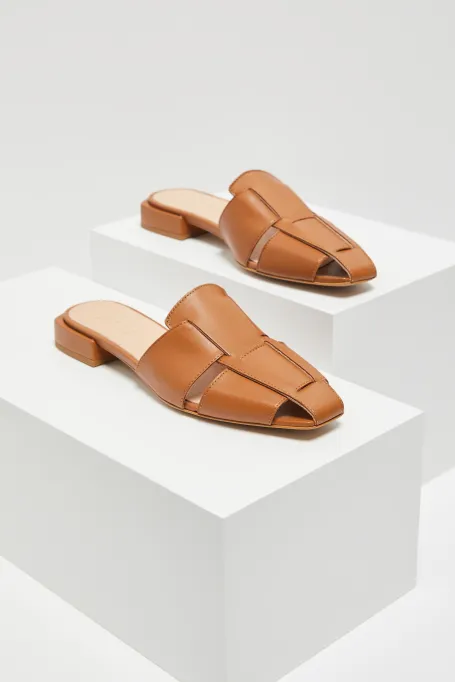 Kožené pletené pantofle