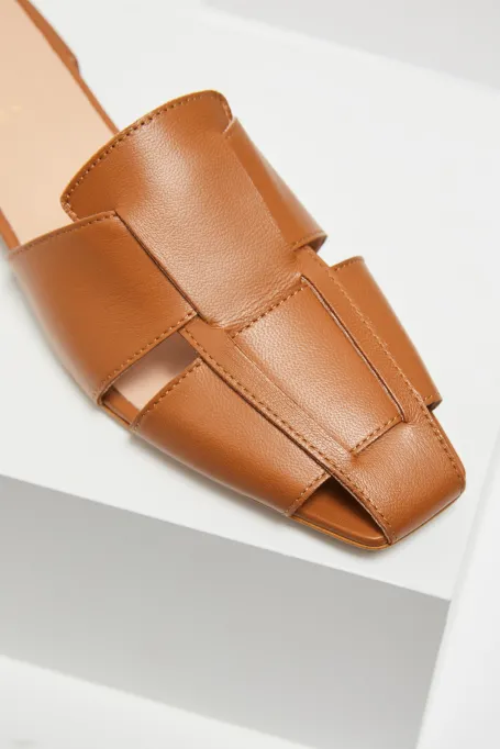 Kožené pletené pantofle