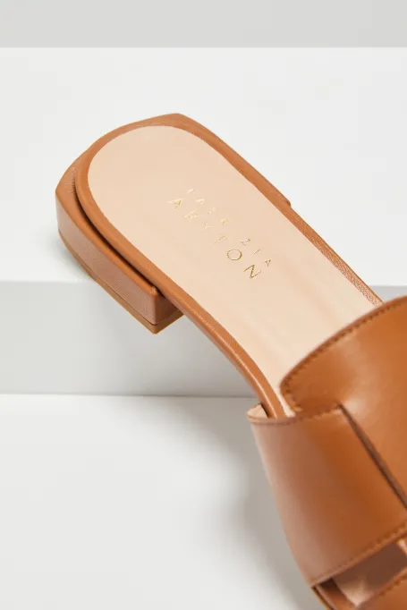 Kožené pletené pantofle