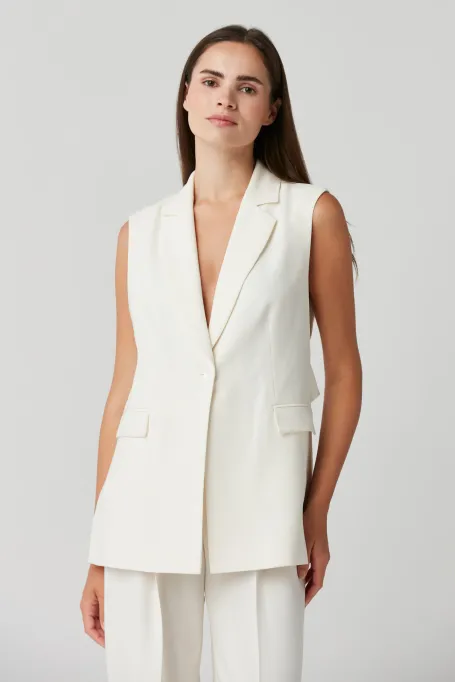 Bílá vesta k obleku