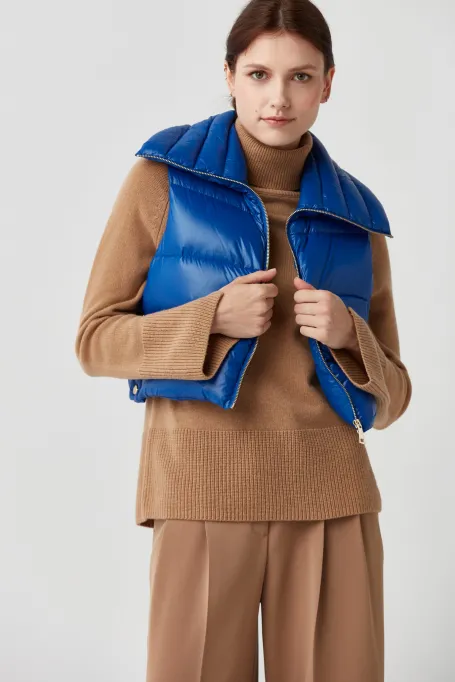 Krátká péřová vesta