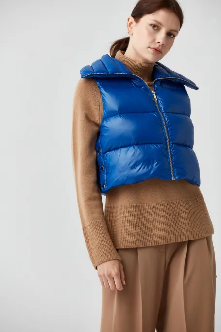 Krátká péřová vesta