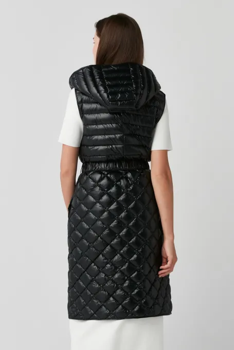 Dlouhá černá vesta s kapucí Emma