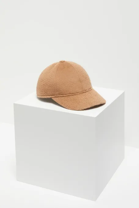 Kšiltovka z velbloudí vlny