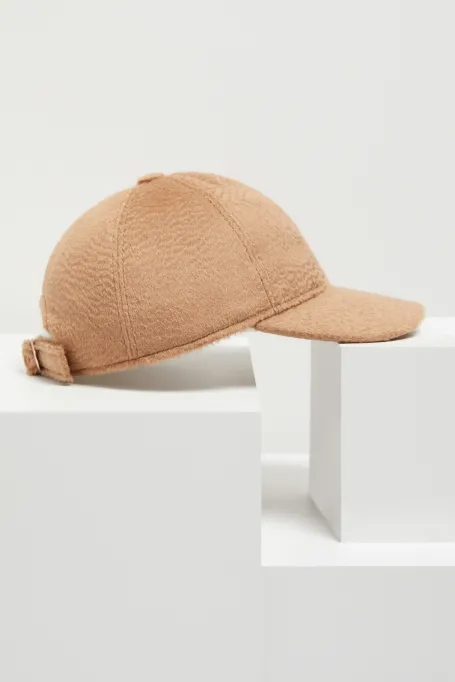 Kšiltovka z velbloudí vlny