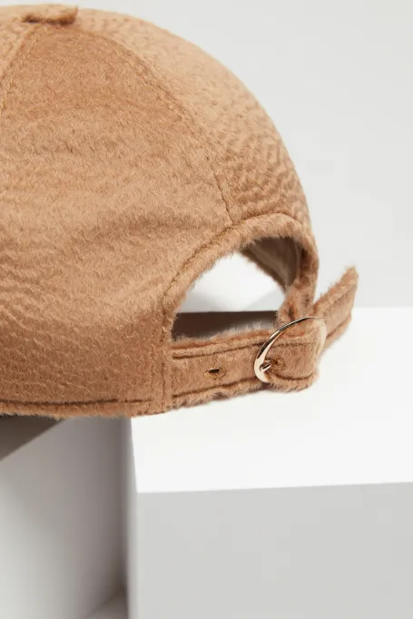 Kšiltovka z velbloudí vlny