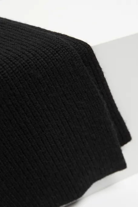 Černá vesta z merino vlny