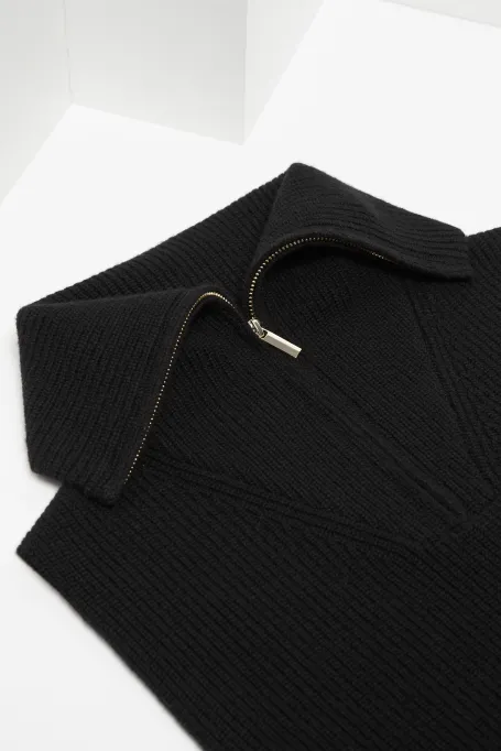 Černá vesta z merino vlny