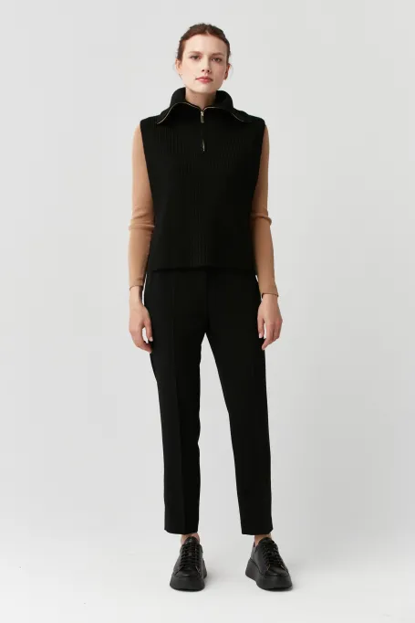 Černá vesta z merino vlny