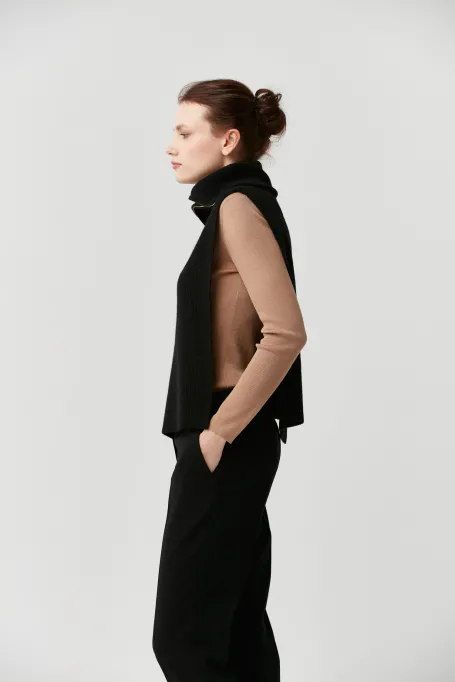 Černá vesta z merino vlny