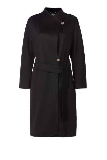 Černý kašmírový kabát s páskem