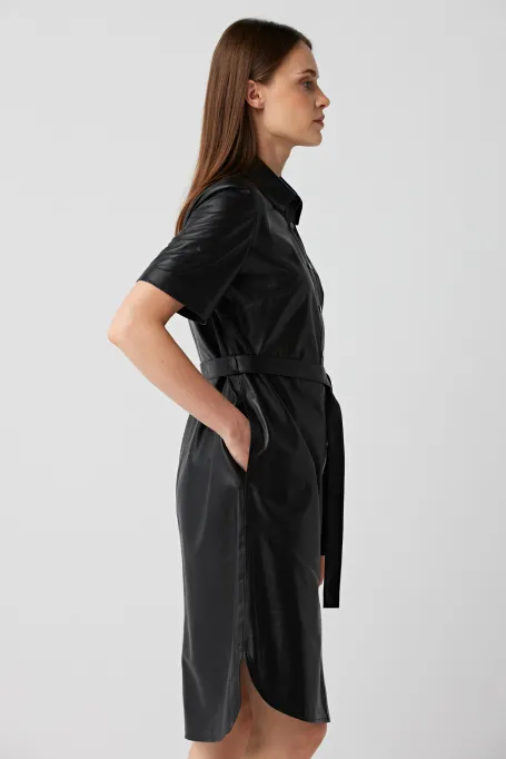 Černé kožené šaty