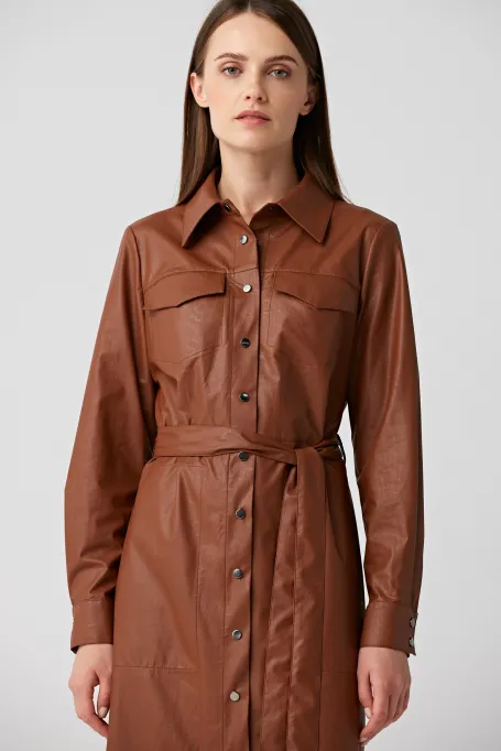Hnědé košilové šaty s páskem
