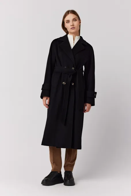 Dlouhý černý vlněný kabát s páskem
