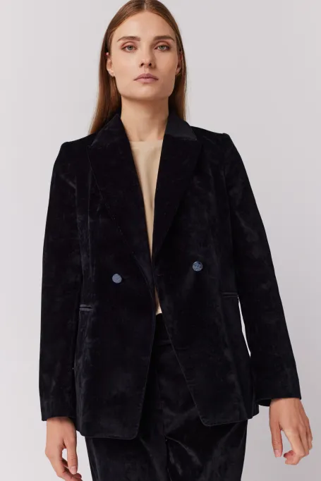 Černé sametové dvouřadé sako