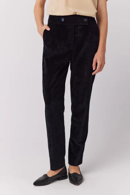 Černé sametové oblekové kalhoty