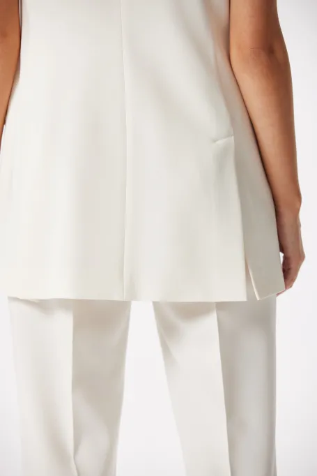 Bílá dvojřadá vesta k obleku