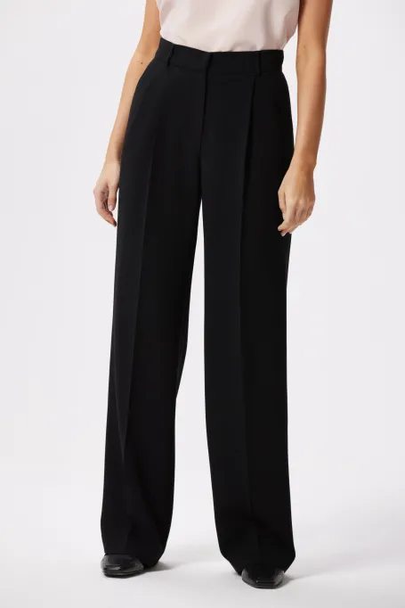 Černé široké oblekové kalhoty