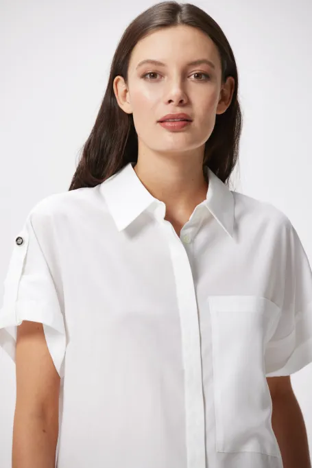 Bílá košile s krátkým rukávem