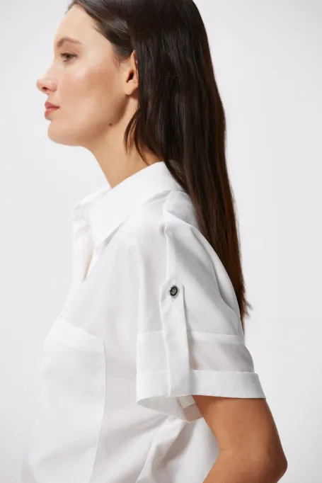 Bílá košile s krátkým rukávem