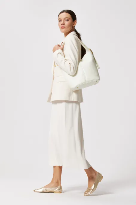 Bílé projmuté sako