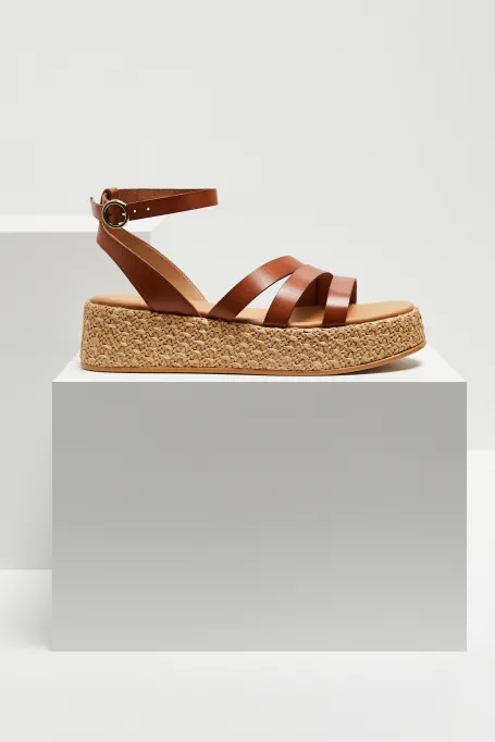 Sandály na platformě