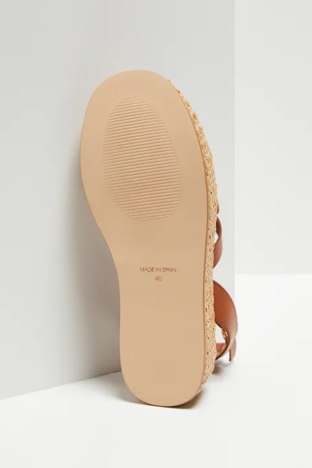 Sandály na platformě