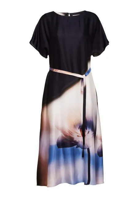 Šaty s květinovým vzorem