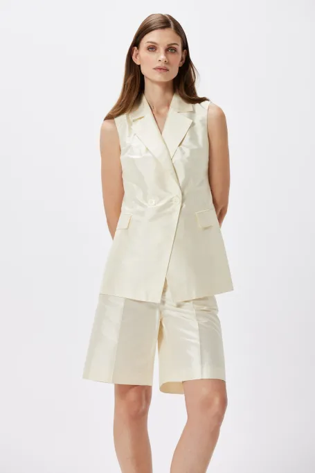 Hedvábná vesta k obleku