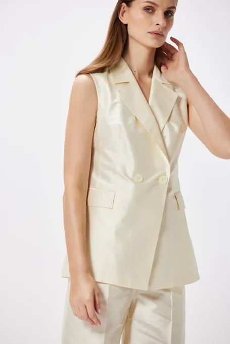 Hedvábná vesta k obleku