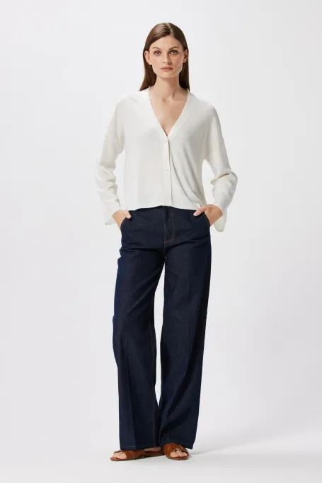 Krátký bílý kardigan s hedvábím