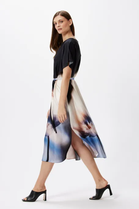 Šaty s květinovým vzorem