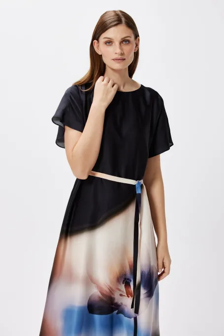 Šaty s květinovým vzorem