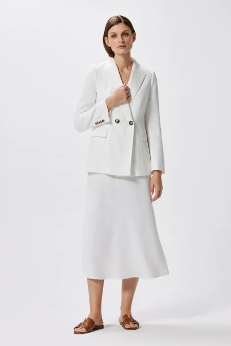 Bílý sak z lnem k obleku