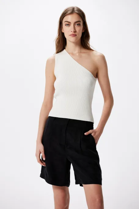 Bílý top na rameno z kašmíru