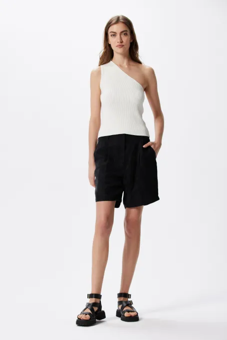 Bílý top na rameno z kašmíru