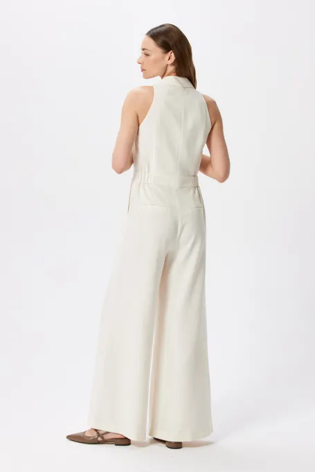 Kombinéza s halter dekoltem