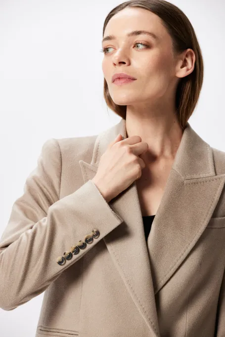 Vlněný kabát z kašmíru