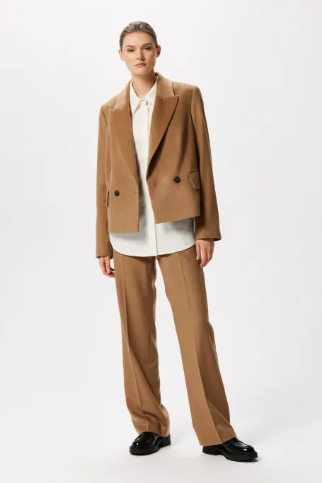 Krátká bunda s hedvábím