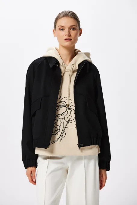 Černá vlněná bunda