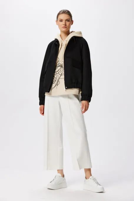 Černá vlněná bunda