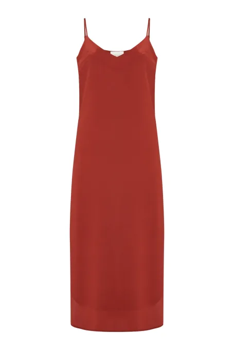 Cihlové hedvábné šaty