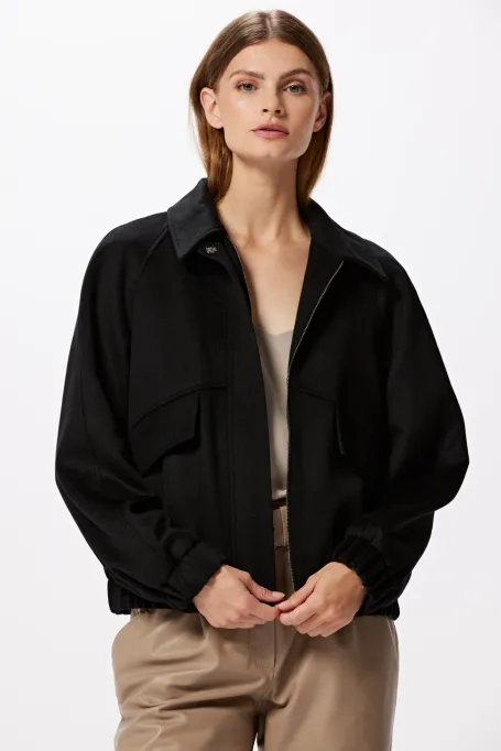 Černá vlněná bunda