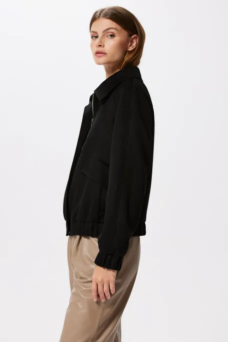 Černá vlněná bunda