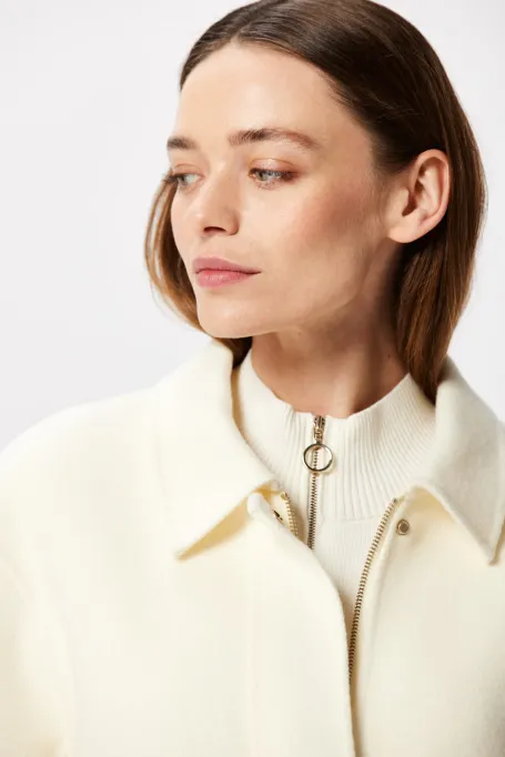 Bílá krátká doubleface bunda