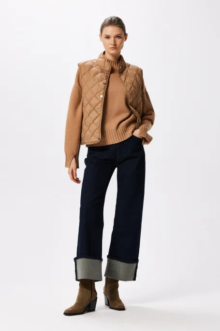 Péřová prošívaná vesta